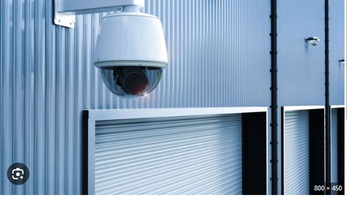 So sánh camera có dây và camera không dây — độ phân giải, cách triển khai, độ bền, tính bảo mật, môi trường & quy mô triển khai